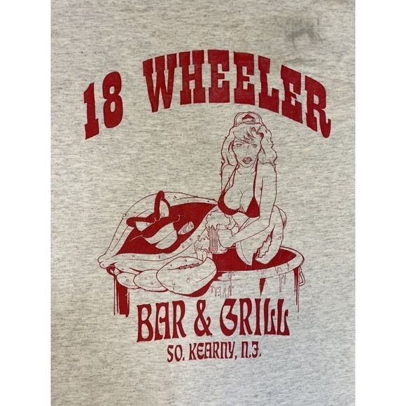 VINTAGE 18 Wheeler Bar & Grill Kearny NJ Graphic T-shirt Men Medium Gray 90s - Picture 2 of 12